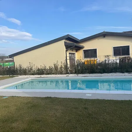 The Good Vibe - House In With Pool Nyaraló *
